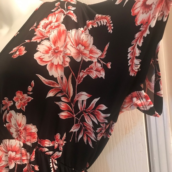 (2X) Plus Size Floral Print Surplice Swing Dress - Picture 5 of 7